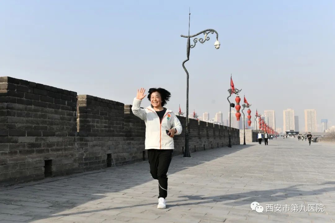 【健步走】市九院举行“扬帆启新程 健康向未来”庆祝国际“三八”妇女节城墙健康健步走活动 【健步走】市九院举行“扬帆启新程 健康向未来”庆祝国际“三八”妇女节城墙健康健步走活动