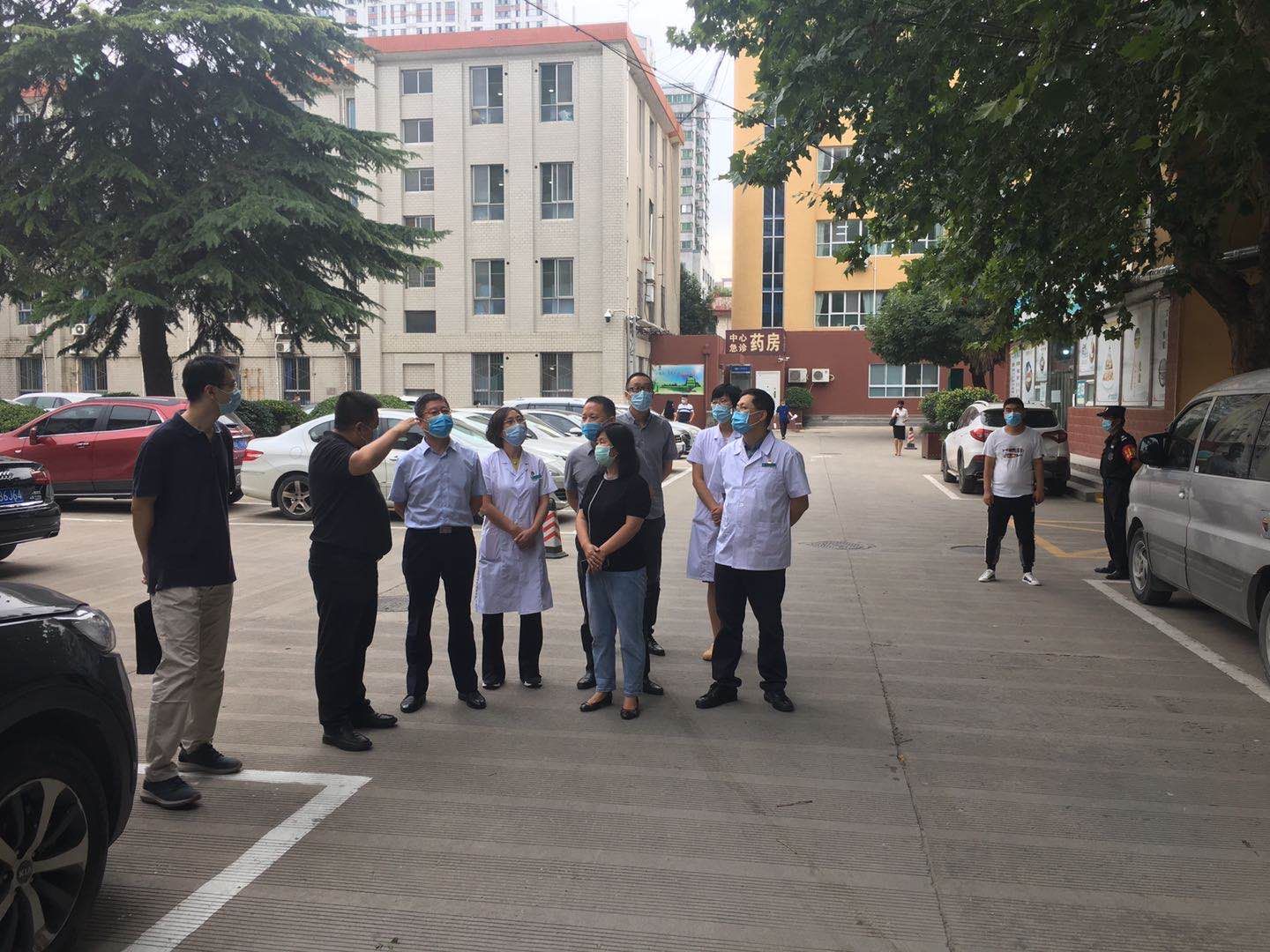 西安市卫生健康委员会主任刘顺智 莅临西安市第九医院督导检查工作