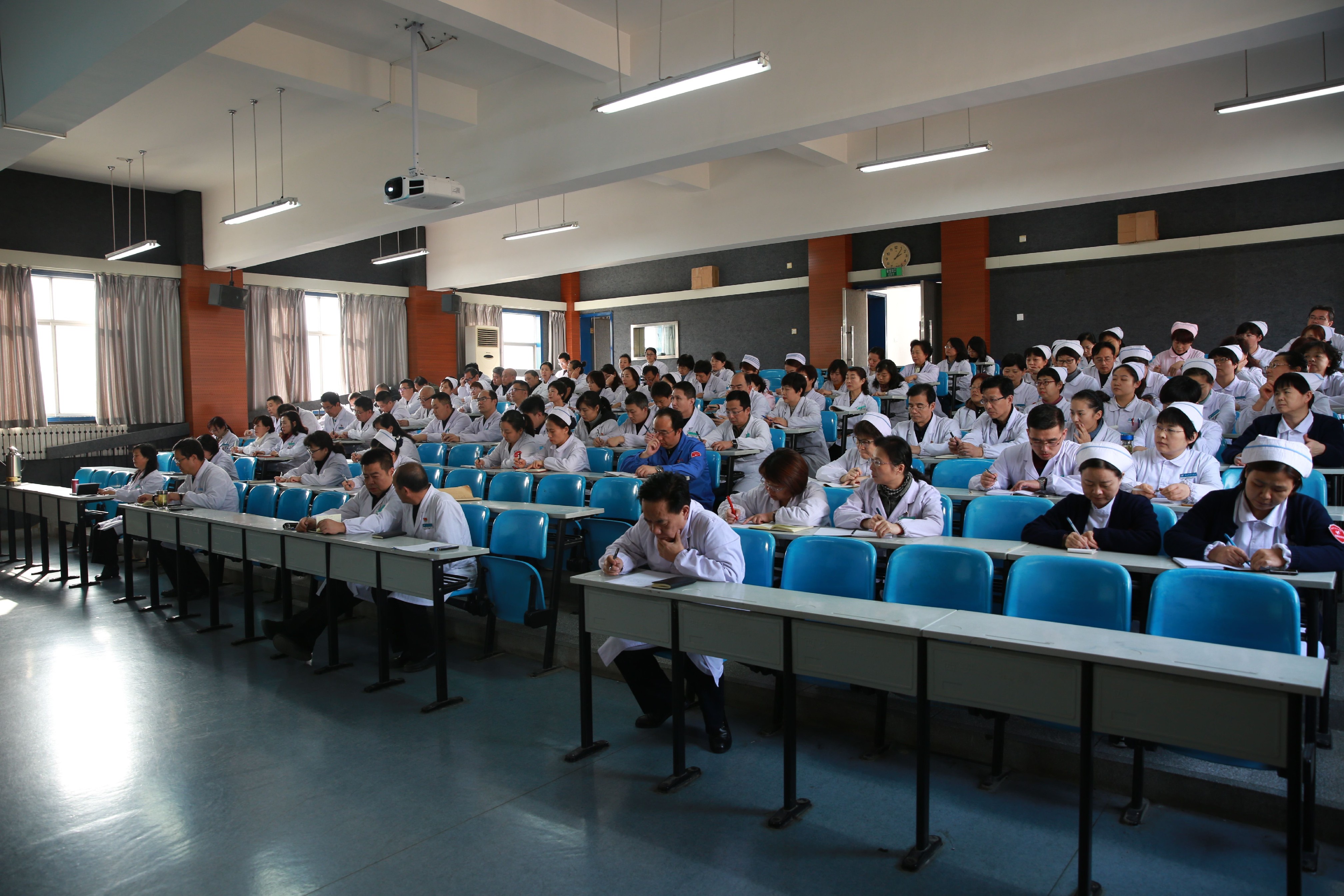 西安市第九医院召开传达市委书记王永康在调研全市医疗卫生工作时的重要讲话精神专题会 西安市第九医院召开传达市委书记王永康在调研全市医疗卫生工作时的重要讲话精神专题会