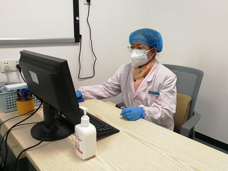 疫情之下，堪当使命，保障群众，有序就医，绿色通道，守护健康