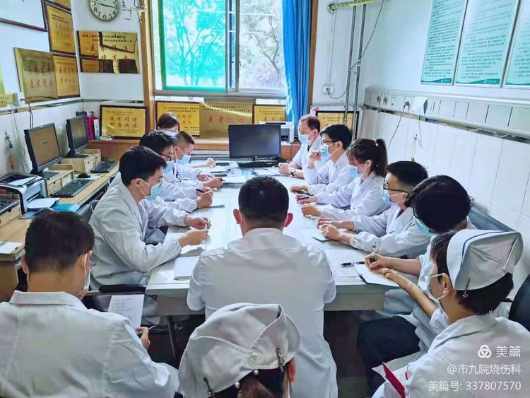 烧伤整形科治愈1例烧伤面积80％合并烧伤脓毒症重症患者