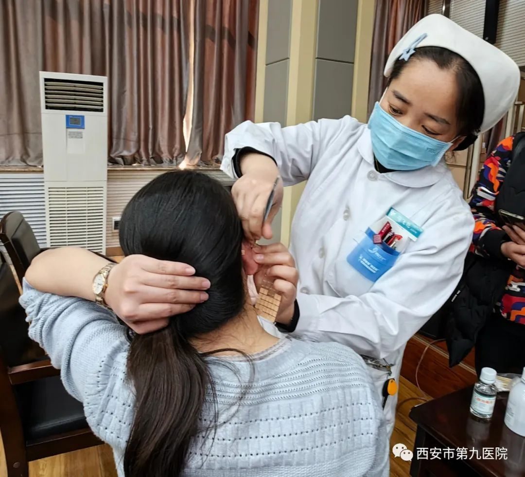 【图片新闻】西安市第九医院中医科走进西安科技大学