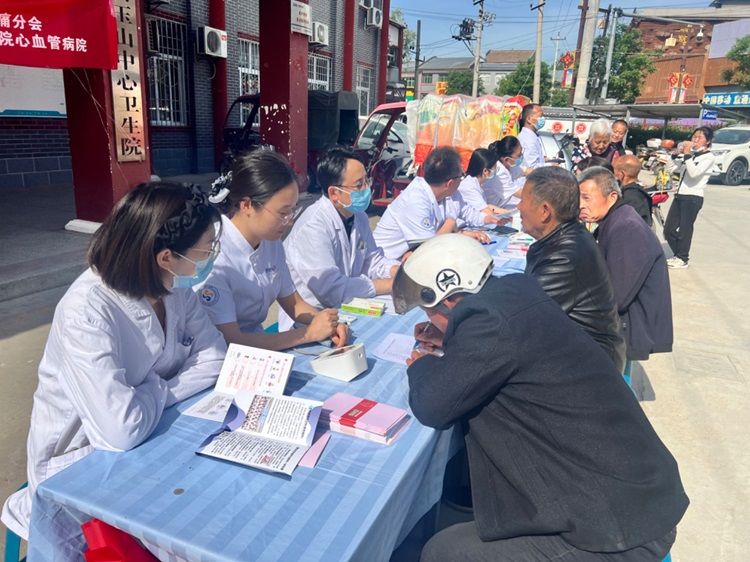 西安市第三十二届“科技之春”宣传月活动关爱老年人 关注老年病——老年常见慢性病健康义诊活动 西安市第三十二届“科技之春”宣传月活动关爱老年人 关注老年病——老年常见慢性病健康义诊活动