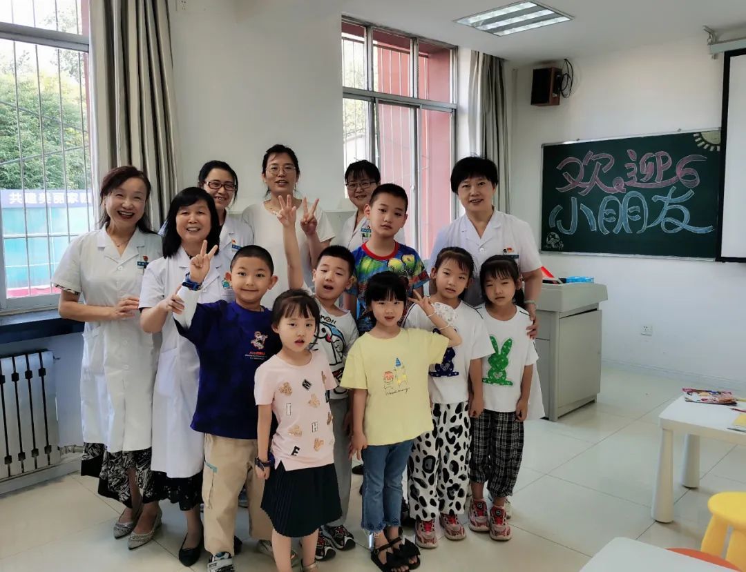 【我为群众办实事】西安市第九医院爱心托管班开班啦! 【我为群众办实事】西安市第九医院爱心托管班开班啦!