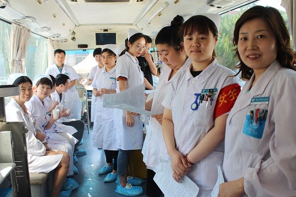 捐热血献爱心 市九院医务人员参加无偿献血活动 捐热血献爱心 市九院医务人员参加无偿献血活动