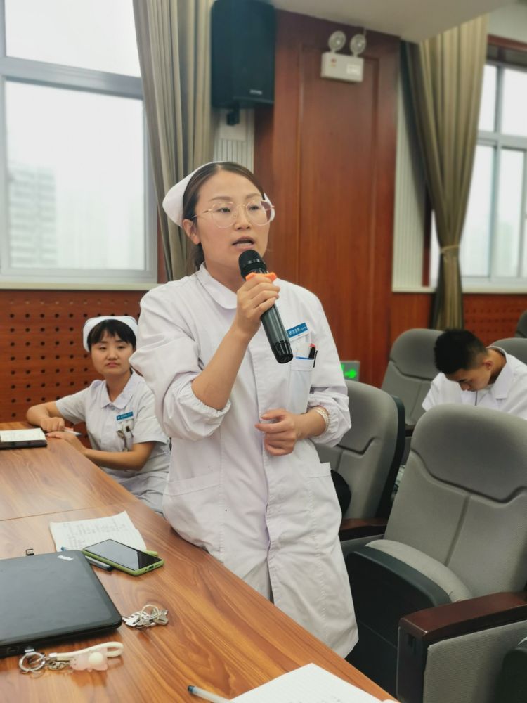 西安市第九医院举办护理科研学术讲座