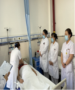 抓基础、强技能、促提升 —康复科开展护理业务查房 抓基础、强技能、促提升 —康复科开展护理业务查房