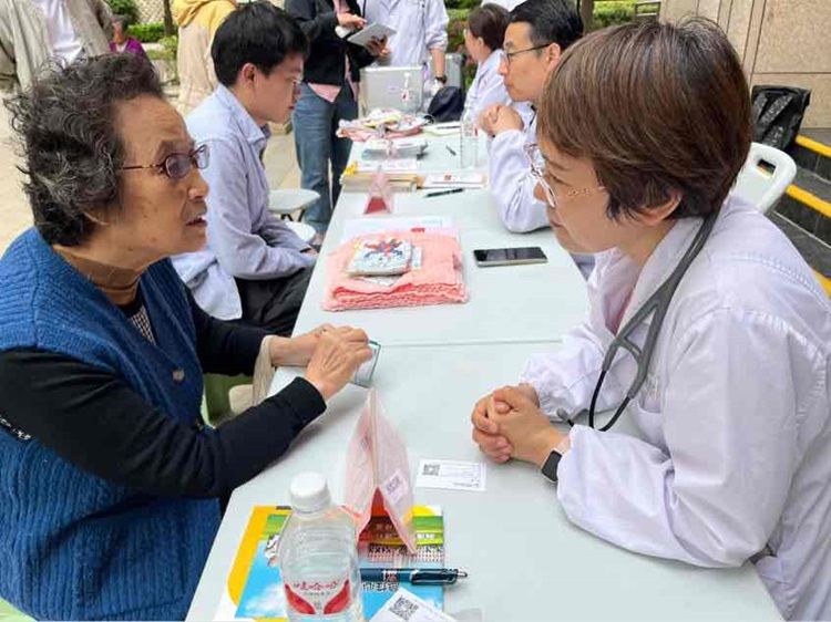 春满四月天 关爱在九院 春满四月天 关爱在九院