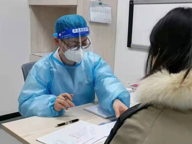 疫情之下，堪当使命，保障群众，有序就医，绿色通道，守护健康