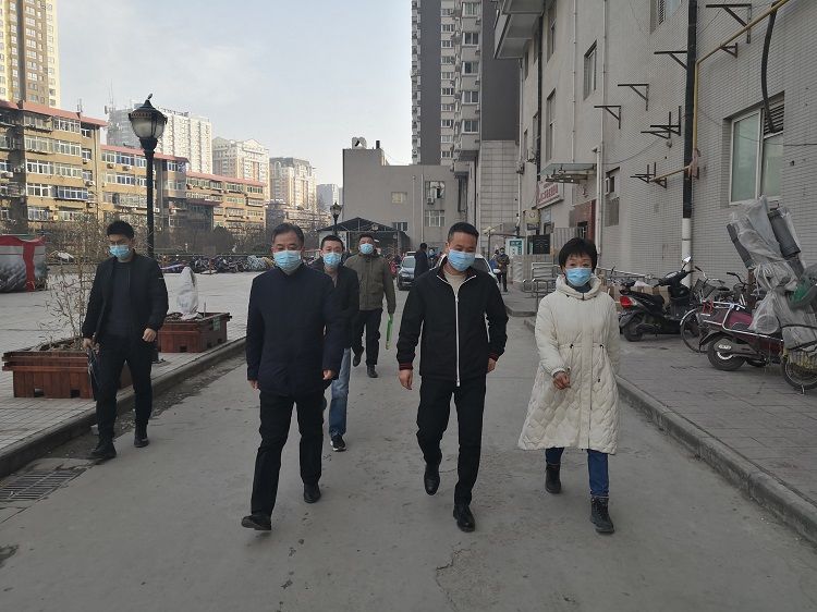 西安市碑林区委常委、副区长乔建宏一行 慰问市九院“西安好人”张安娜 西安市碑林区委常委、副区长乔建宏一行 慰问市九院“西安好人”张安娜