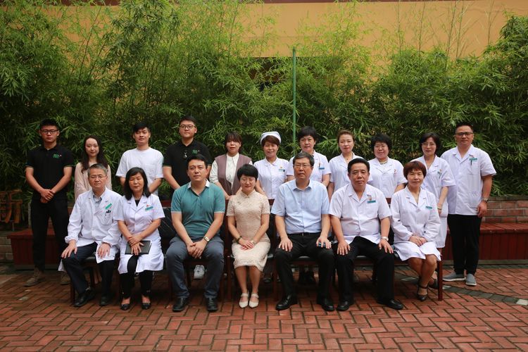 热烈祝贺“大病救助服务站”项目落户西安市第九医院