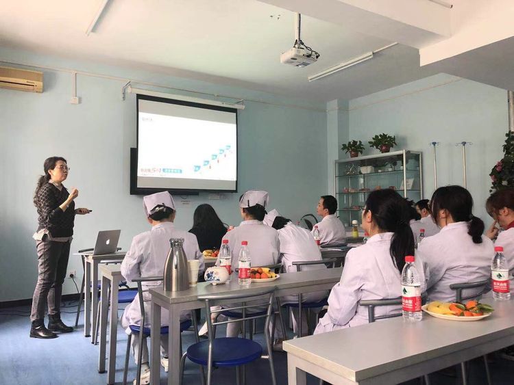 加强院际交流 促进科室发展 加强院际交流 促进科室发展