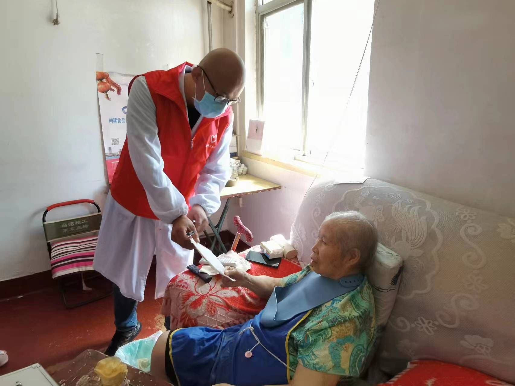 【义诊活动】市九院走进纺兴社区开展爱老敬老健康教育讲座及义诊活动