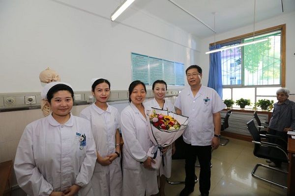 西安市第九医院用这样的方式度过首个“中国医师节” 西安市第九医院用这样的方式度过首个“中国医师节”