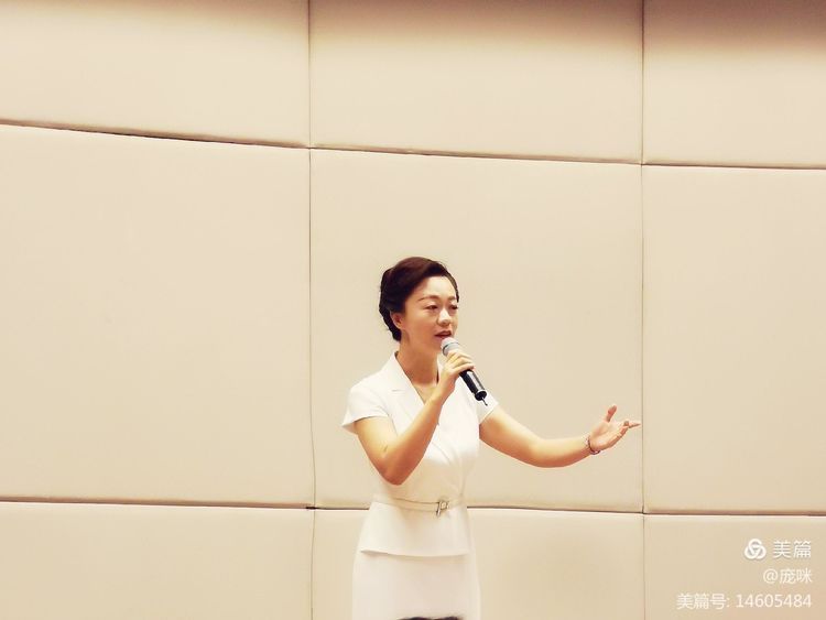 我院庞咪同志代表西安市卫健委参加市直机关第五届“讲述行业故事”诗歌朗诵大赛获二等奖 我院庞咪同志代表西安市卫健委参加市直机关第五届“讲述行业故事”诗歌朗诵大赛获二等奖