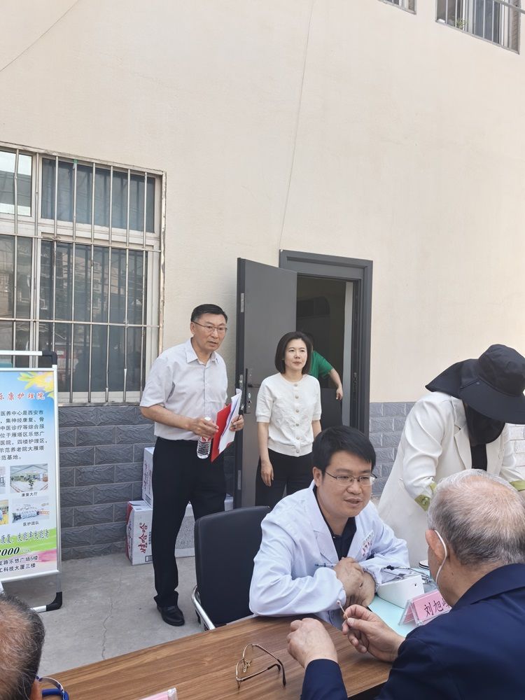 致敬母亲节、社区送健康 致敬母亲节、社区送健康
