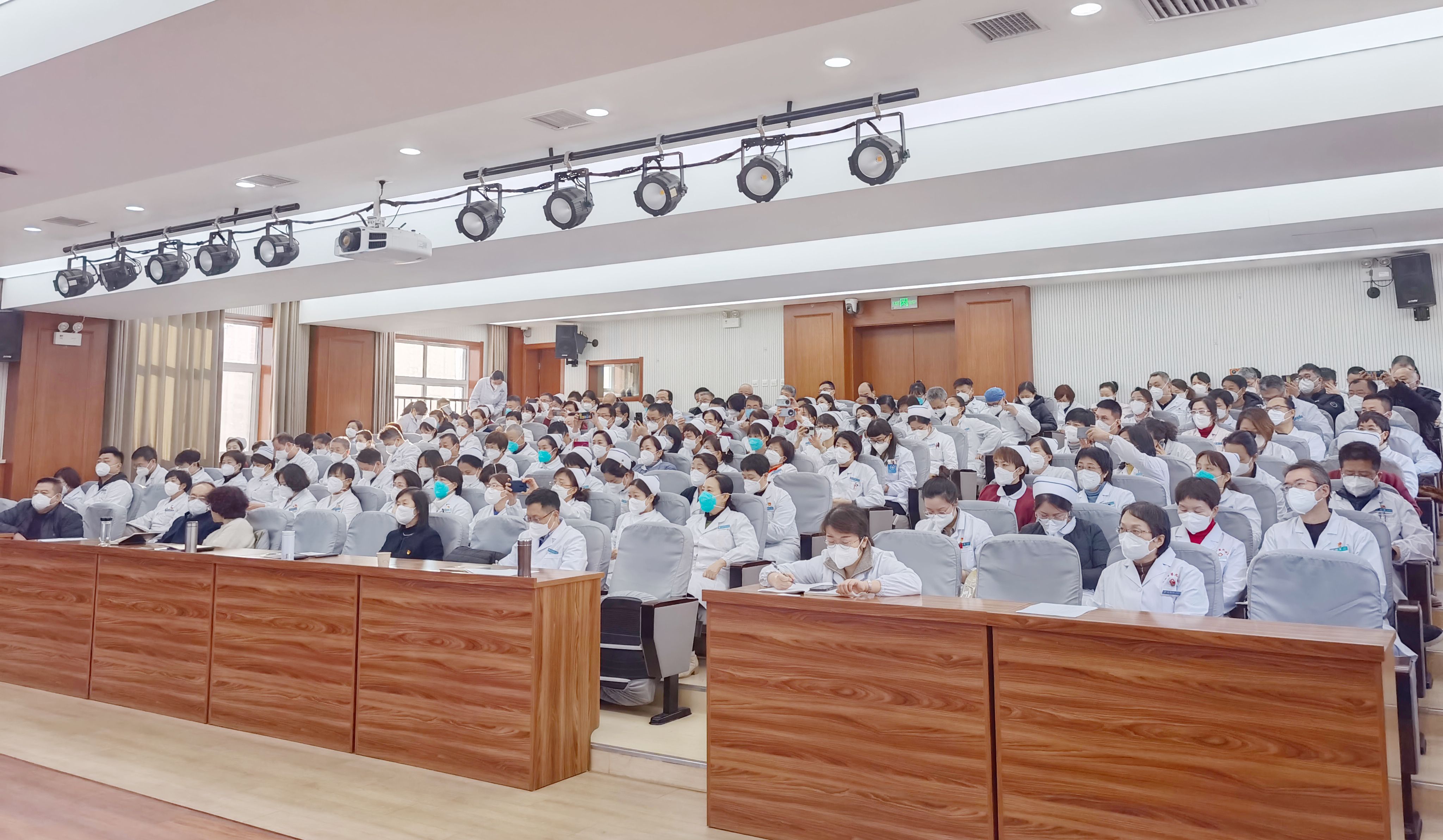 【转作风 树新风 医心向党 踔厉奋发】西安市第九医院召开作风建设推进会