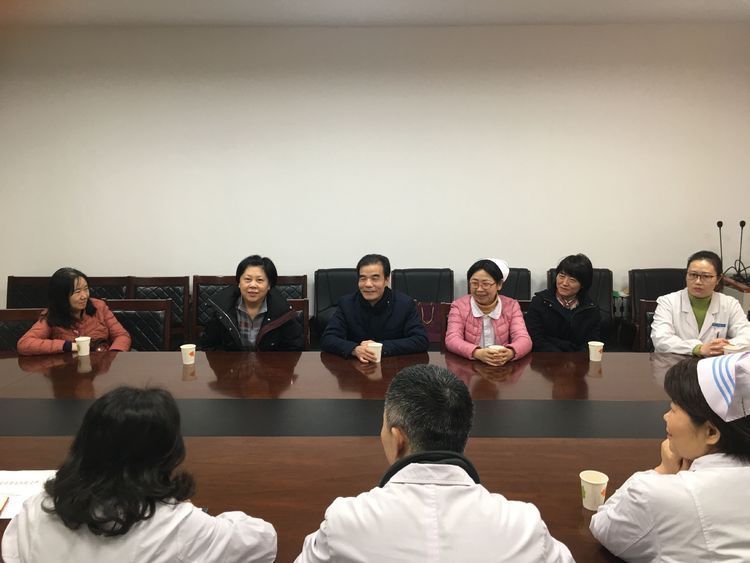 温馨欢送会 浓浓惜别情