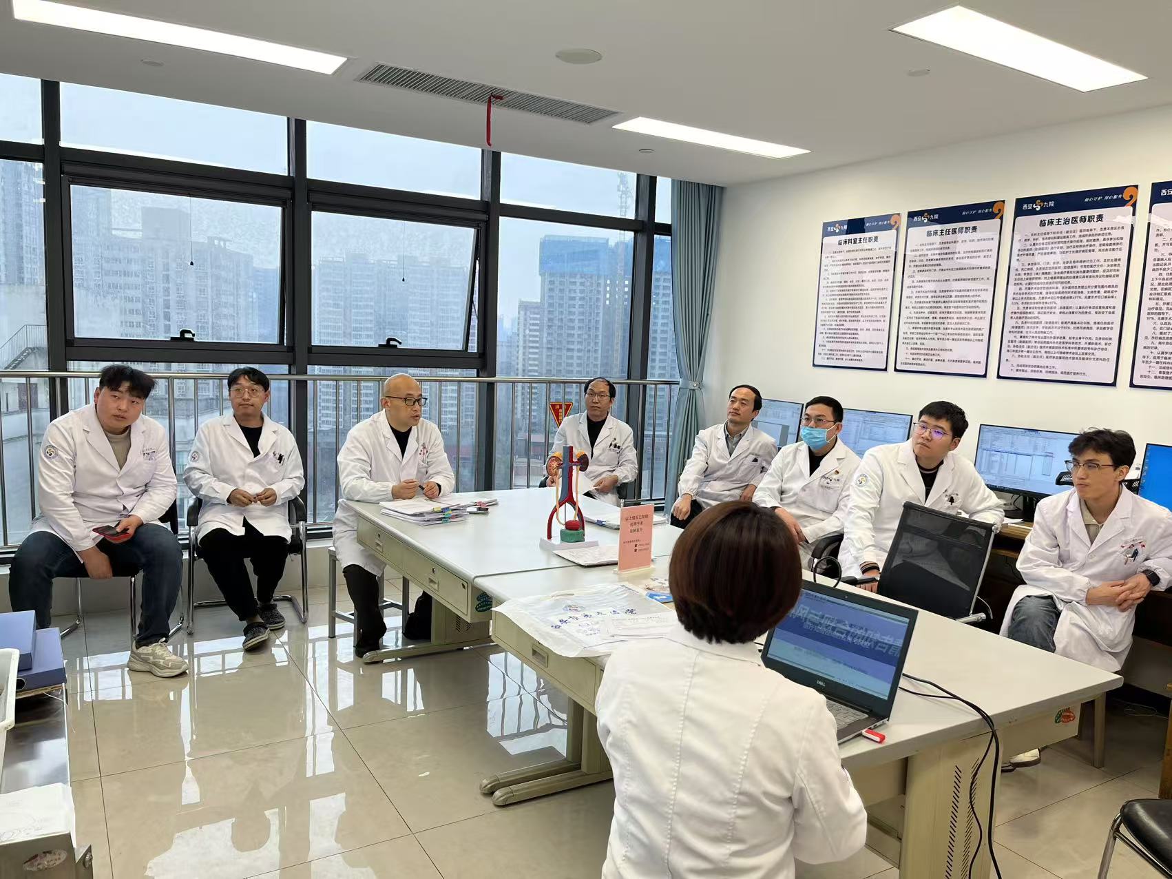强化法律意识，保障医疗安全 西安市第九医院泌尿外科举办年度法律法规培训