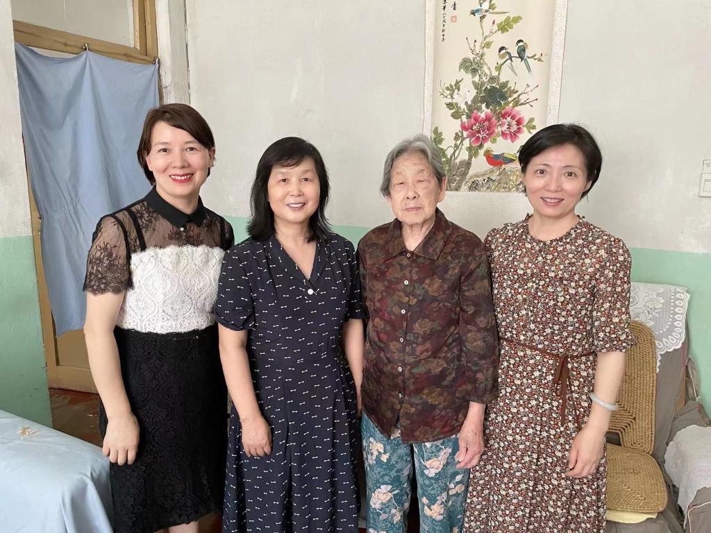 西安市第九医院党委开展 “七一”走访慰问活动 西安市第九医院党委开展 “七一”走访慰问活动