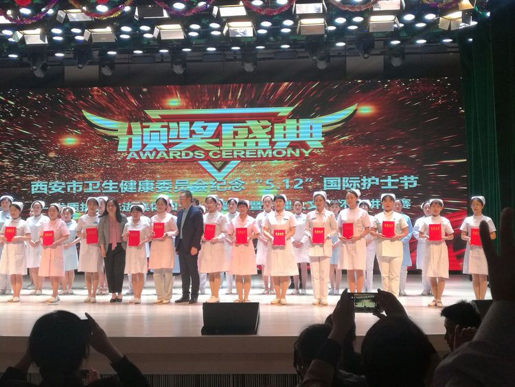 团结奋进 无私奉献——急诊人的护士节! 团结奋进 无私奉献——急诊人的护士节!