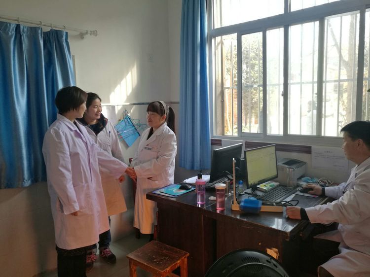 春风拂面助力健康扶贫 两会精神深暖百姓之心