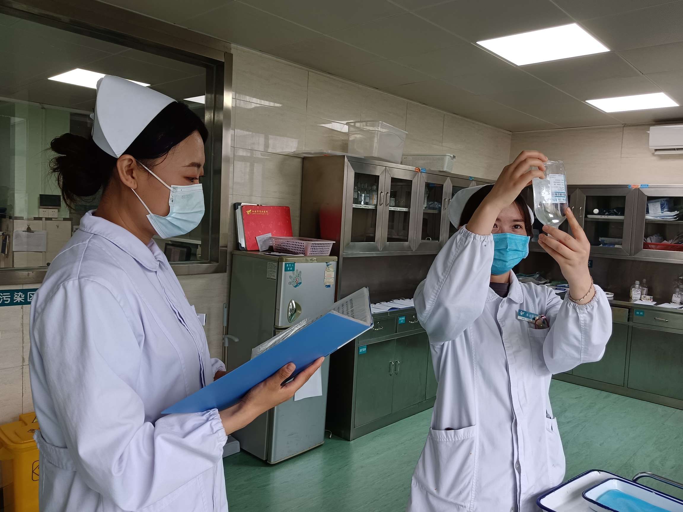 综合科开展“护理质量安全提升月”活动