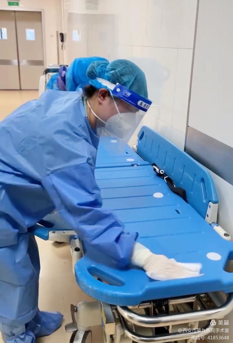 手术室开展封管控区患者急诊手术应急演练