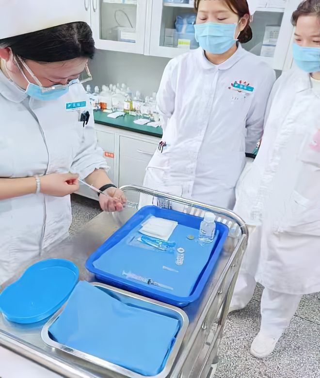 以考促学，以练促精，奉献无悔的青春